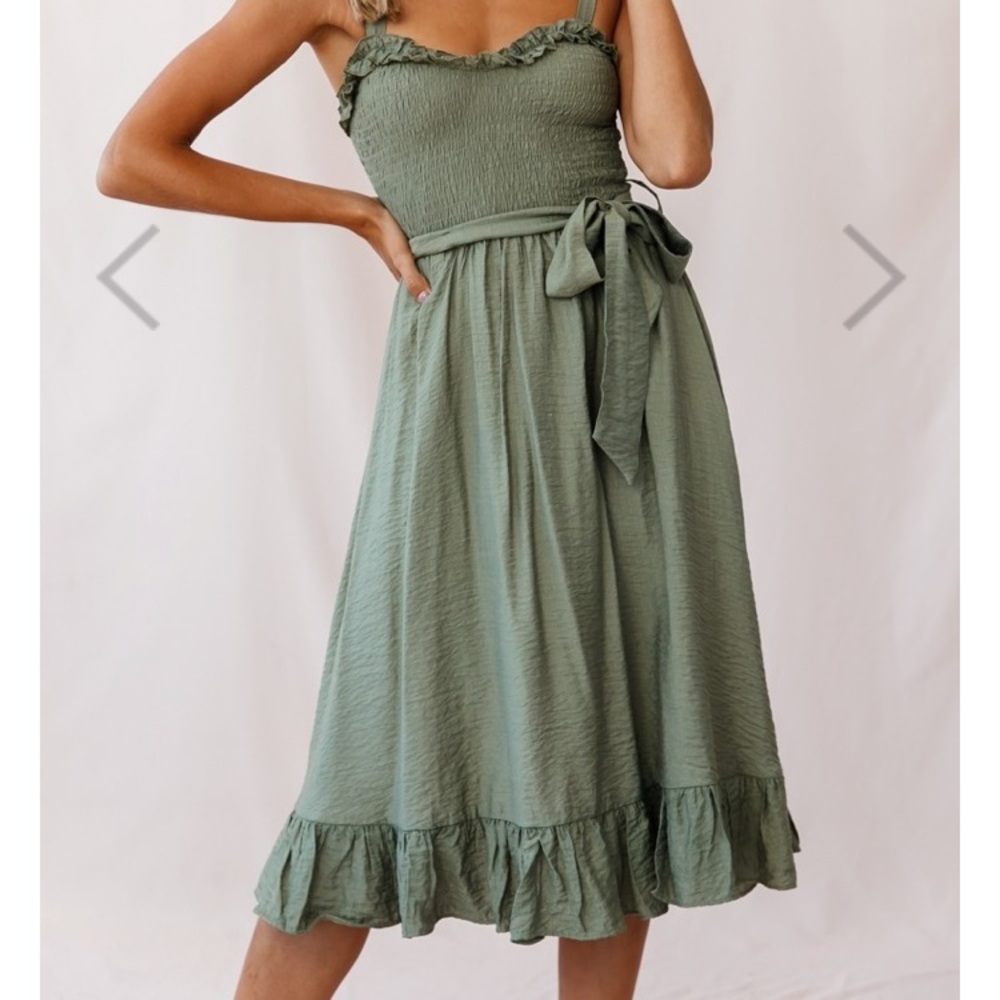 Selfie Leslie midi green dress